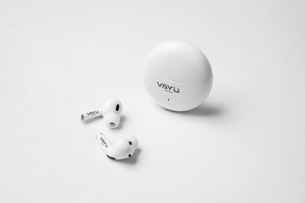 VAYU BEATS HALOBUDS Bluetooth  (White / Black, True Wireless) - Image 3