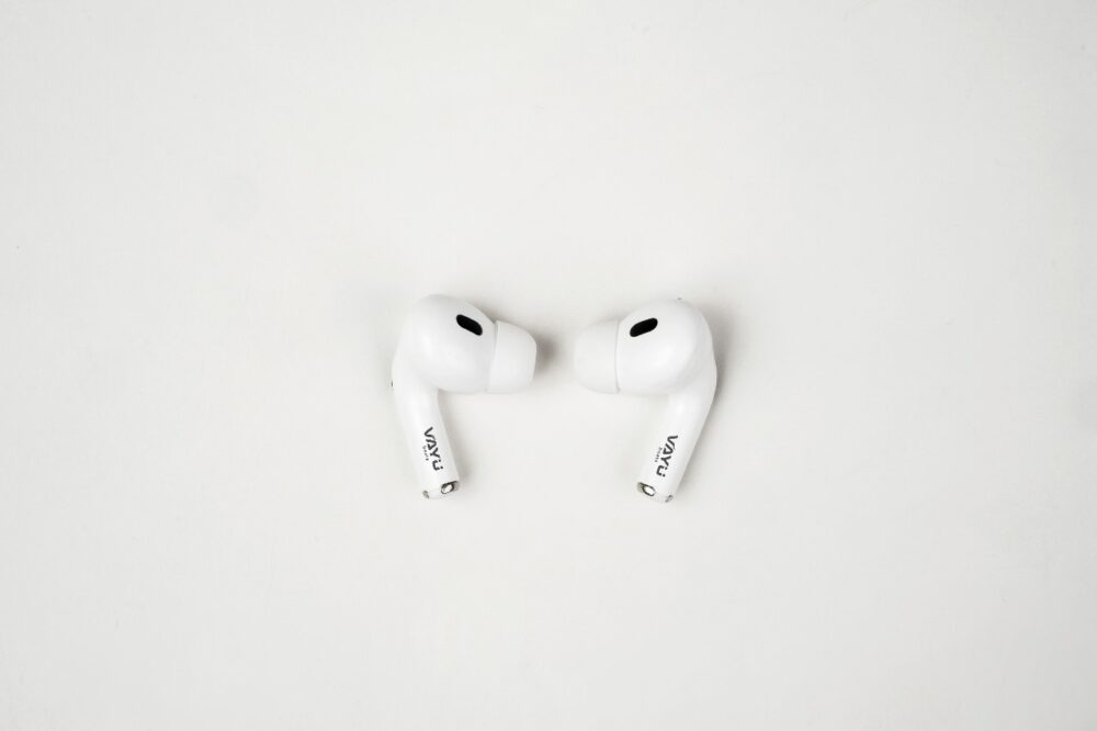 VAYU BEATS HALOBUDS Bluetooth  (White / Black, True Wireless) - Image 4